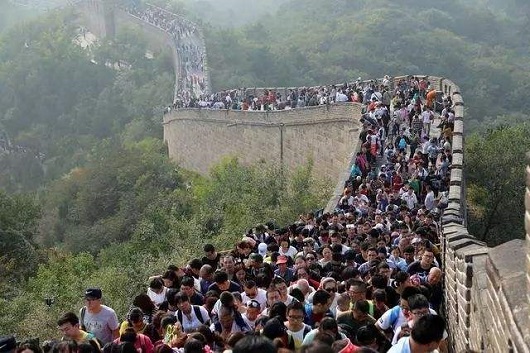 國(guó)慶假期已過(guò)，鋼結(jié)構(gòu)工程隊(duì)重新恢復(fù)了忙碌